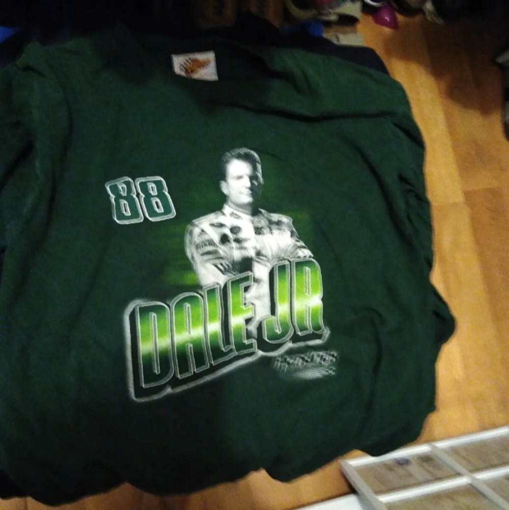 Dale Earnhardt Jr long sleeve large shirt fits like medium